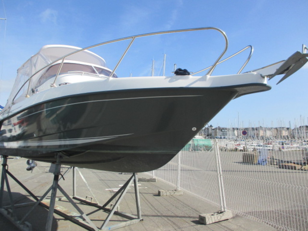 B2 Marine Cap Ferret 752 DC 2013