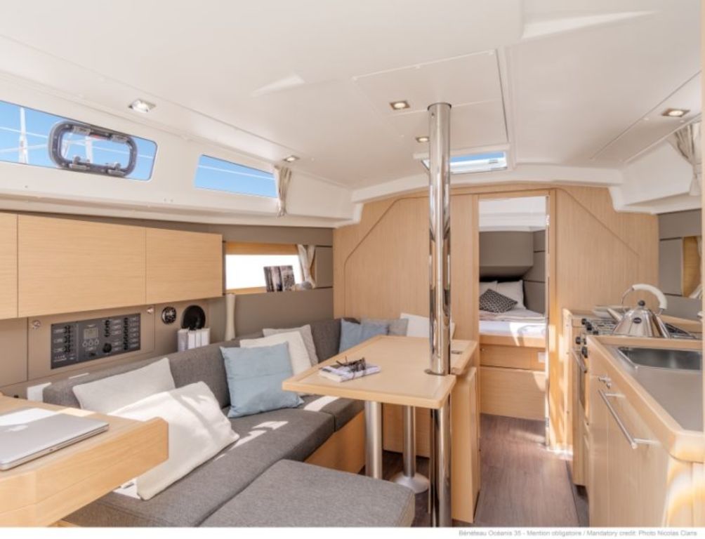 Beneteau oceanis 35  2015