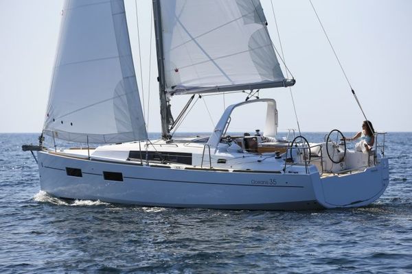 Beneteau oceanis 35  2015
